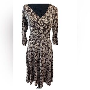 London Times Y2K geometric print rayon fit & flare ladies dress size 8 deep Vnec